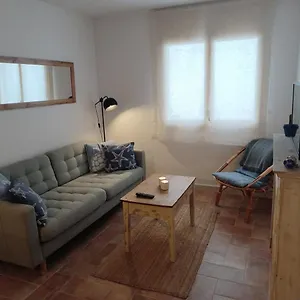 apartamento-moderno-en-llafranc-delante-de-la-playa-sin-vistas.topcostabravahotels.com/